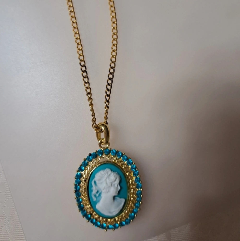 Blue Cameo Necklace With Rhinestones